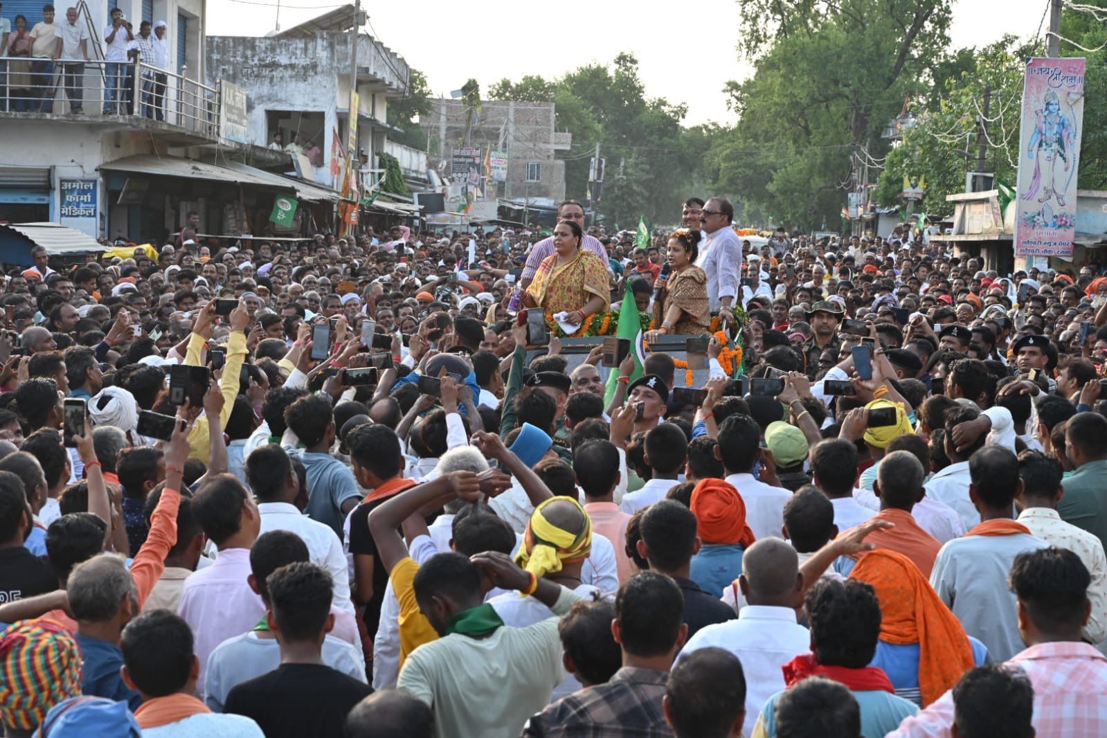 झारखंड में सरकारी खर्च पर हो रही यात्राओं से विधानसभा चुनाव को साधने की कोशिश